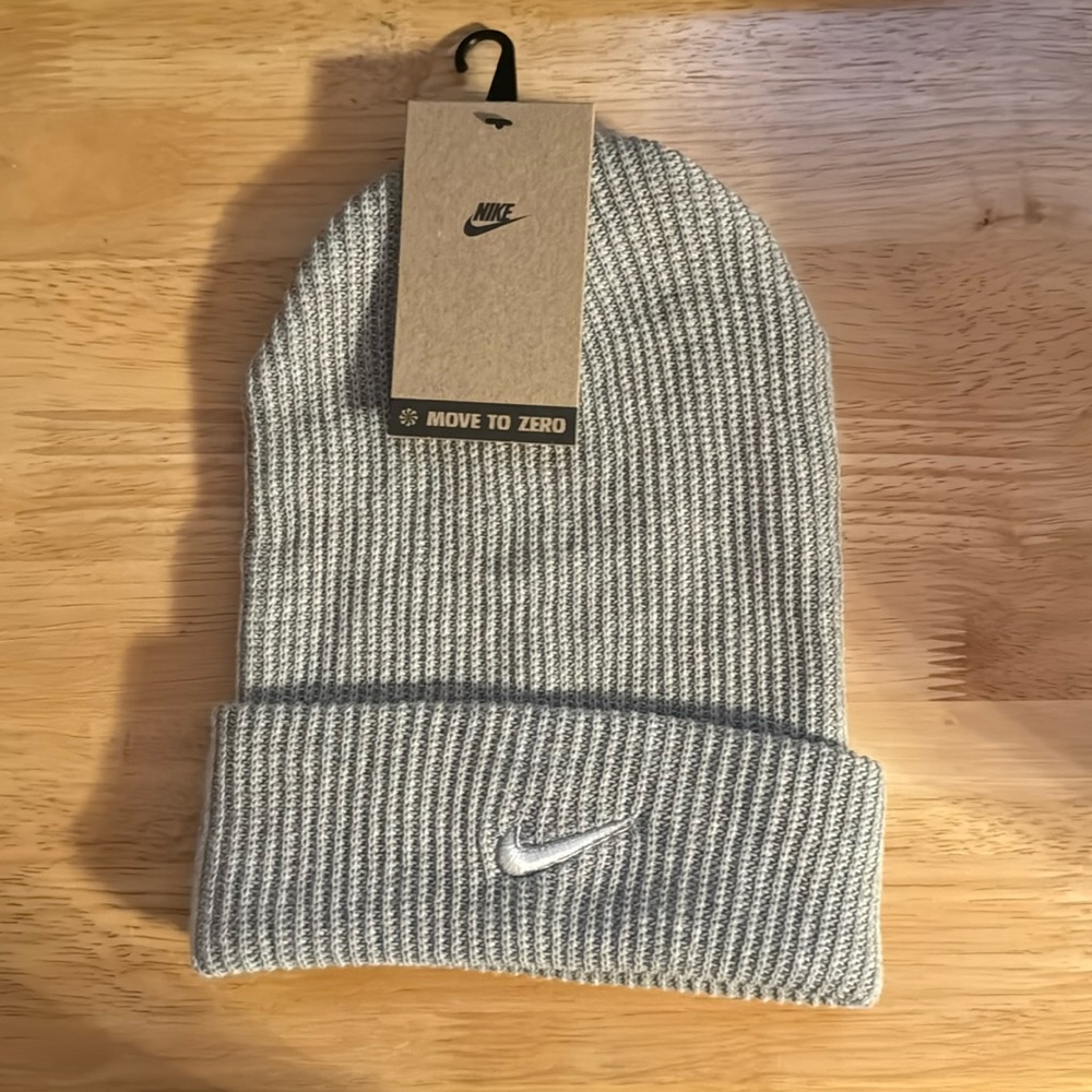 Nike Light grey beanie (New)